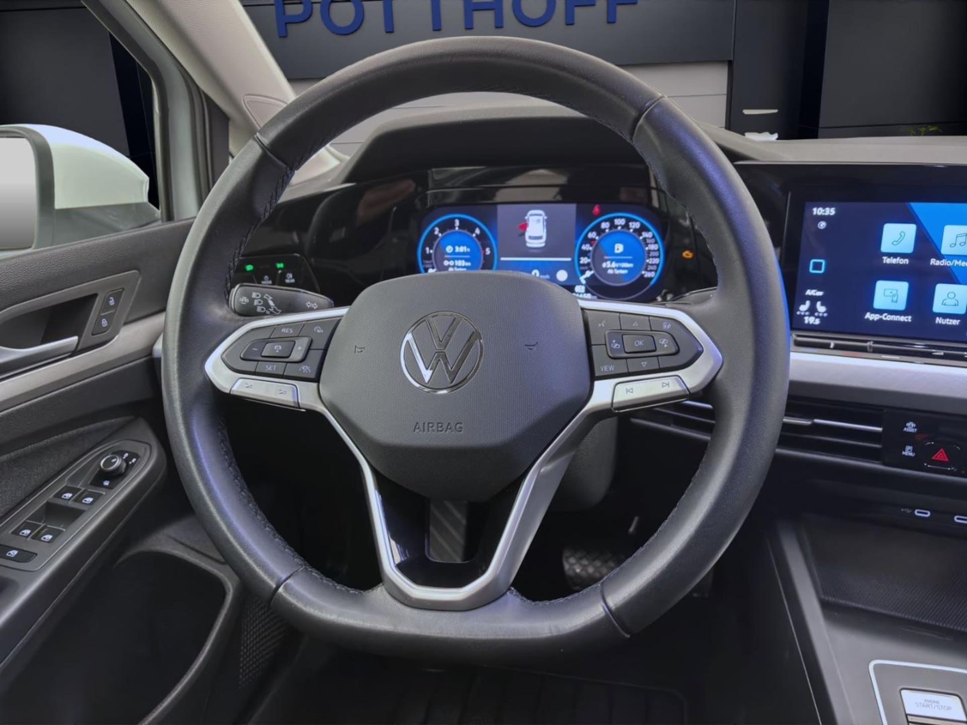 Volkswagen Golf Variant Life