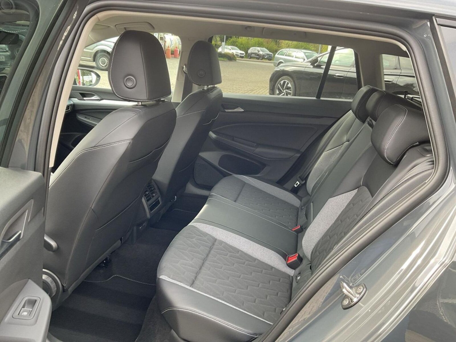 Volkswagen Golf Variant – Bild 10