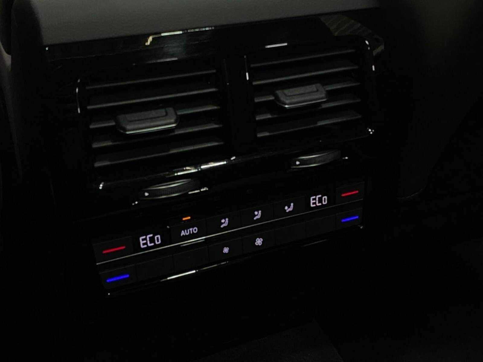 Volkswagen Touareg – Bild 23