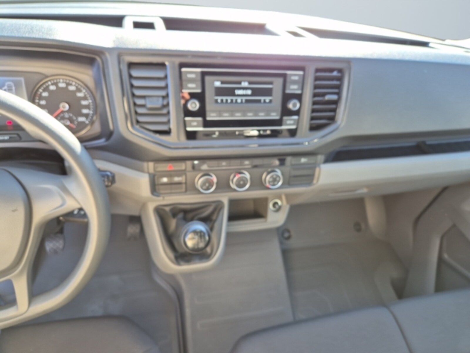 Volkswagen Crafter Kasten mittlerer Radstand – Bild 15