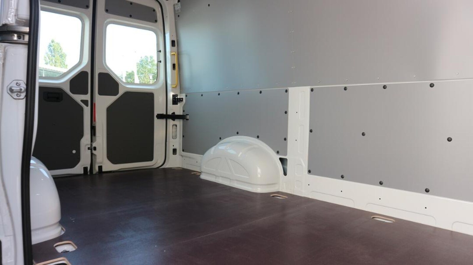 Volkswagen Crafter Kasten mittlerer Radstand – Bild 12