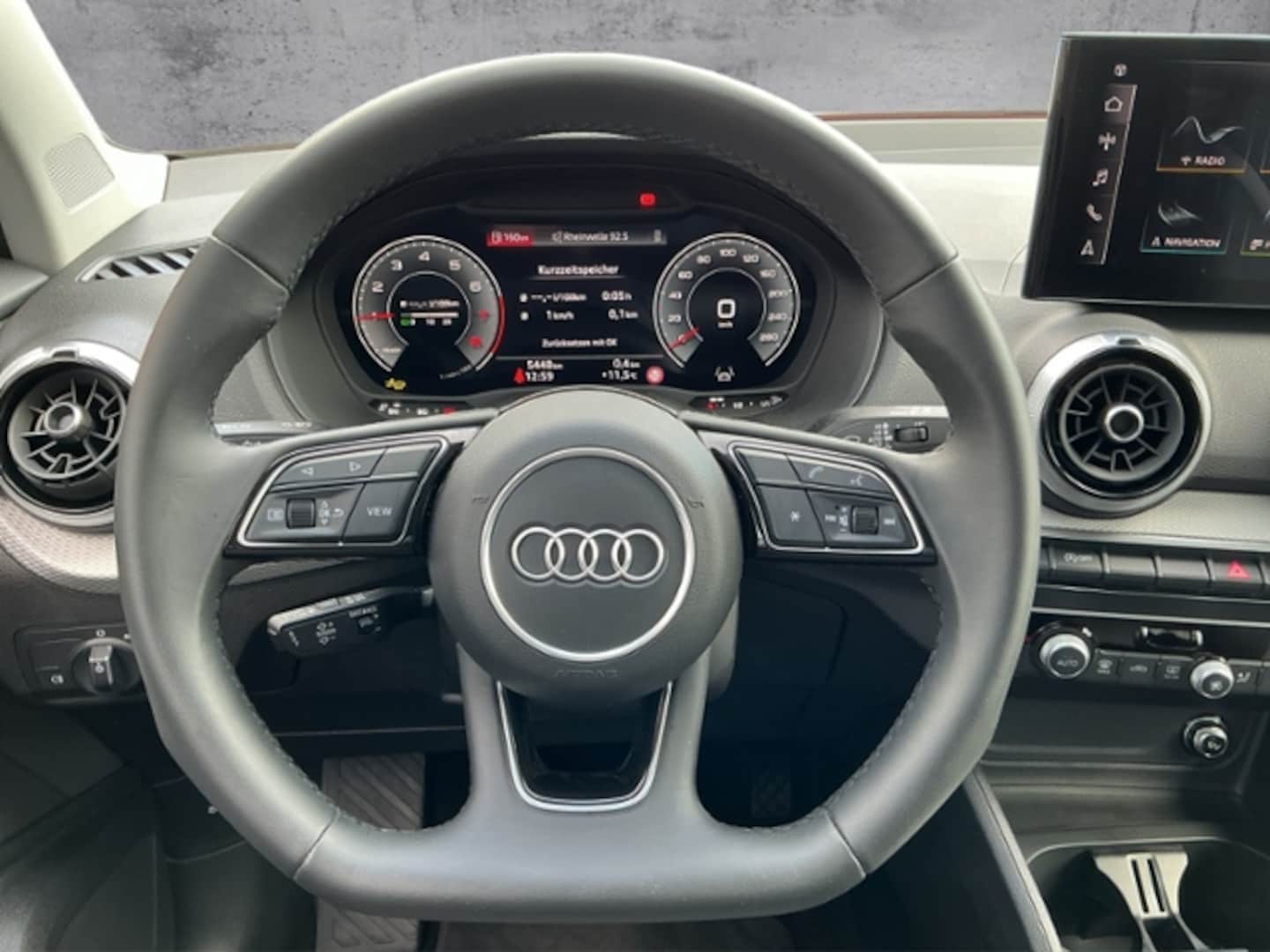Bild über Audi Q2 S line 30 TFSI Schaltgetriebe - für weitere Informationen kontaktieren Sie den Audi Partner