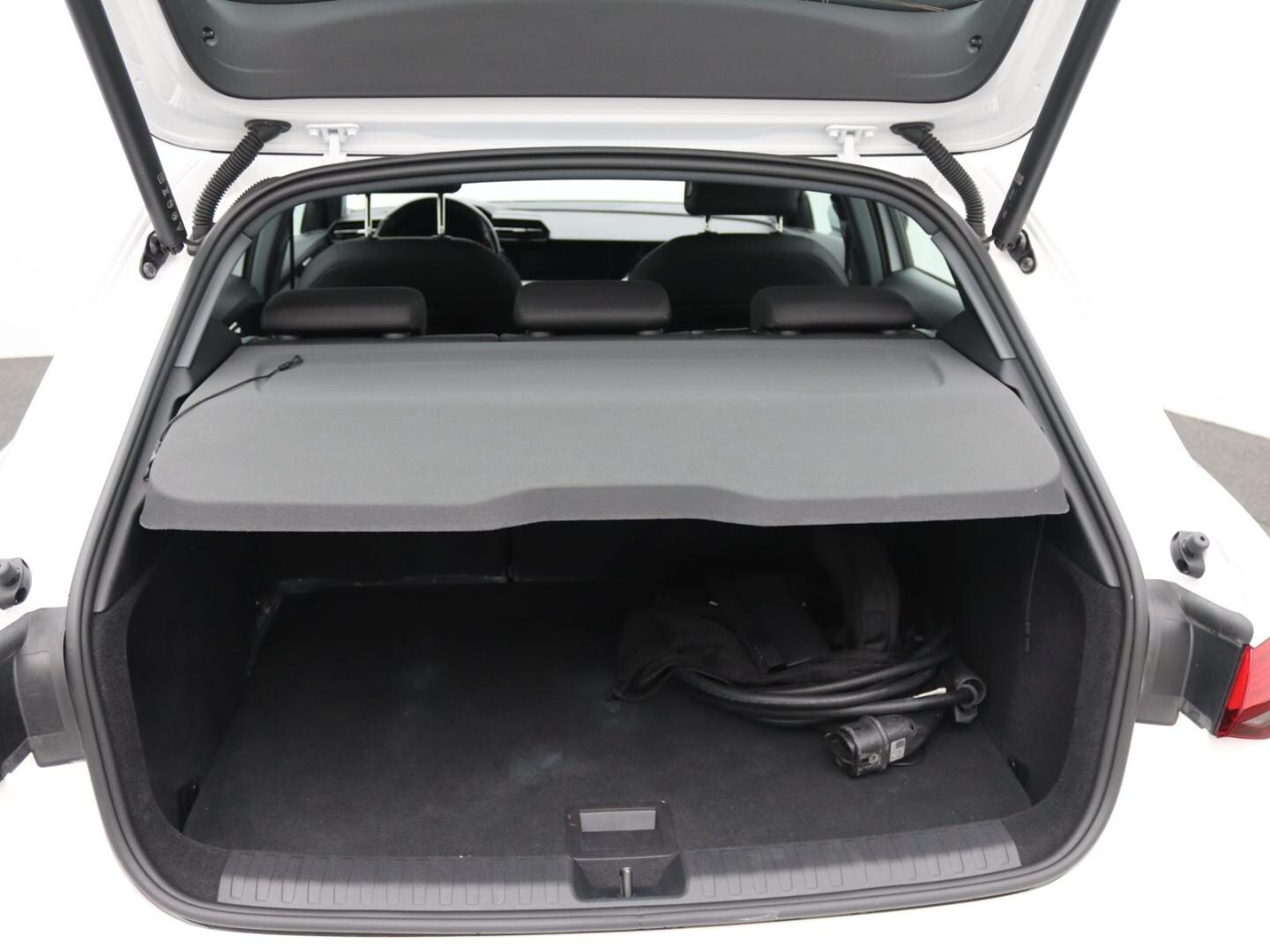 Bild über Audi A3 Sportback TFSI e 40 TFSI e S tronic - für weitere Informationen kontaktieren Sie den Audi Partner