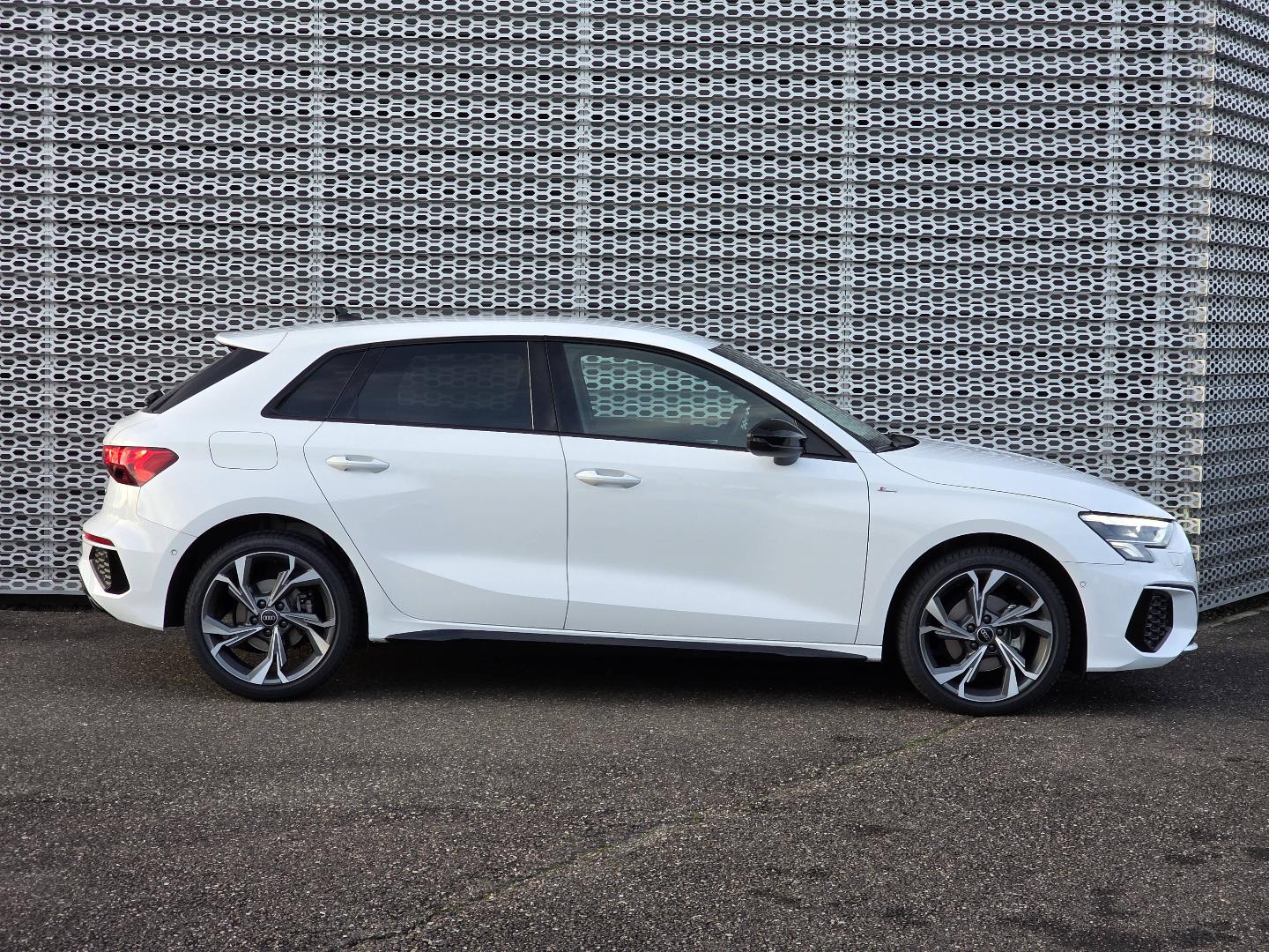 Image about Audi A3 Sportback S line 35 TDI 110 kW (150 ch) S tronic