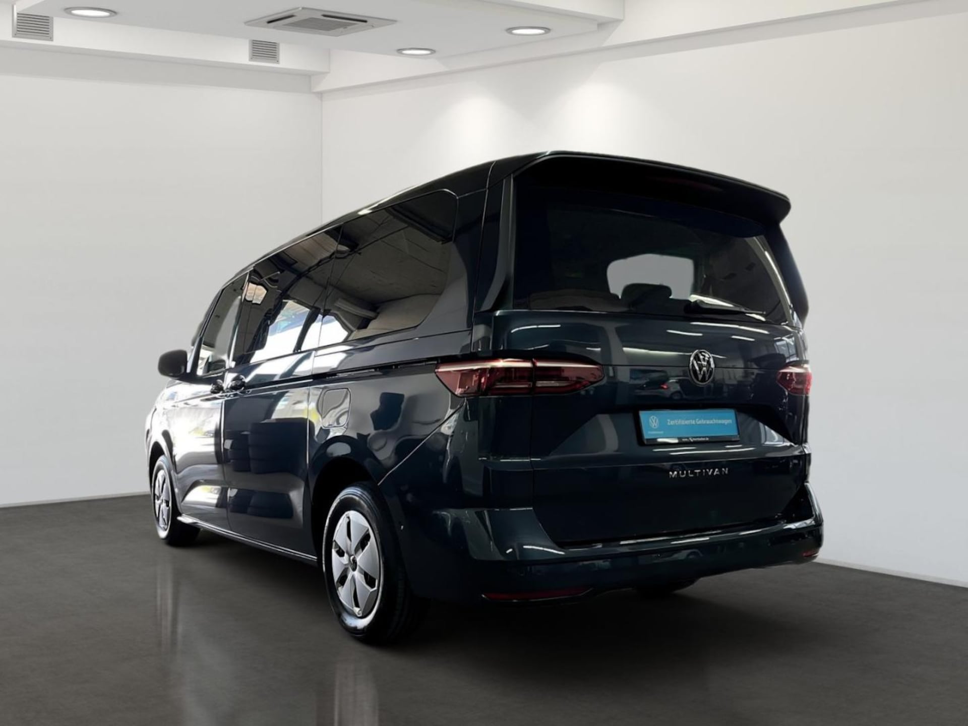 Volkswagen Multivan Langversion Basis-Modell