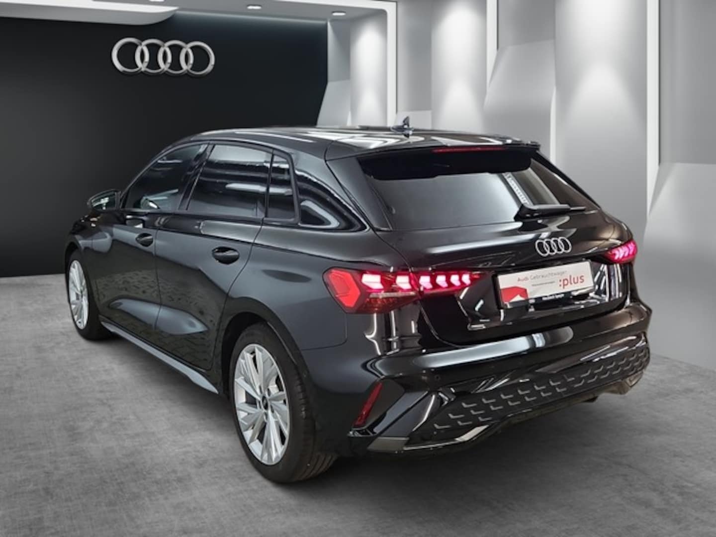 Bild über Audi A3 Sportback S line 35 TFSI S tronic - für weitere Informationen kontaktieren Sie den Audi Partner