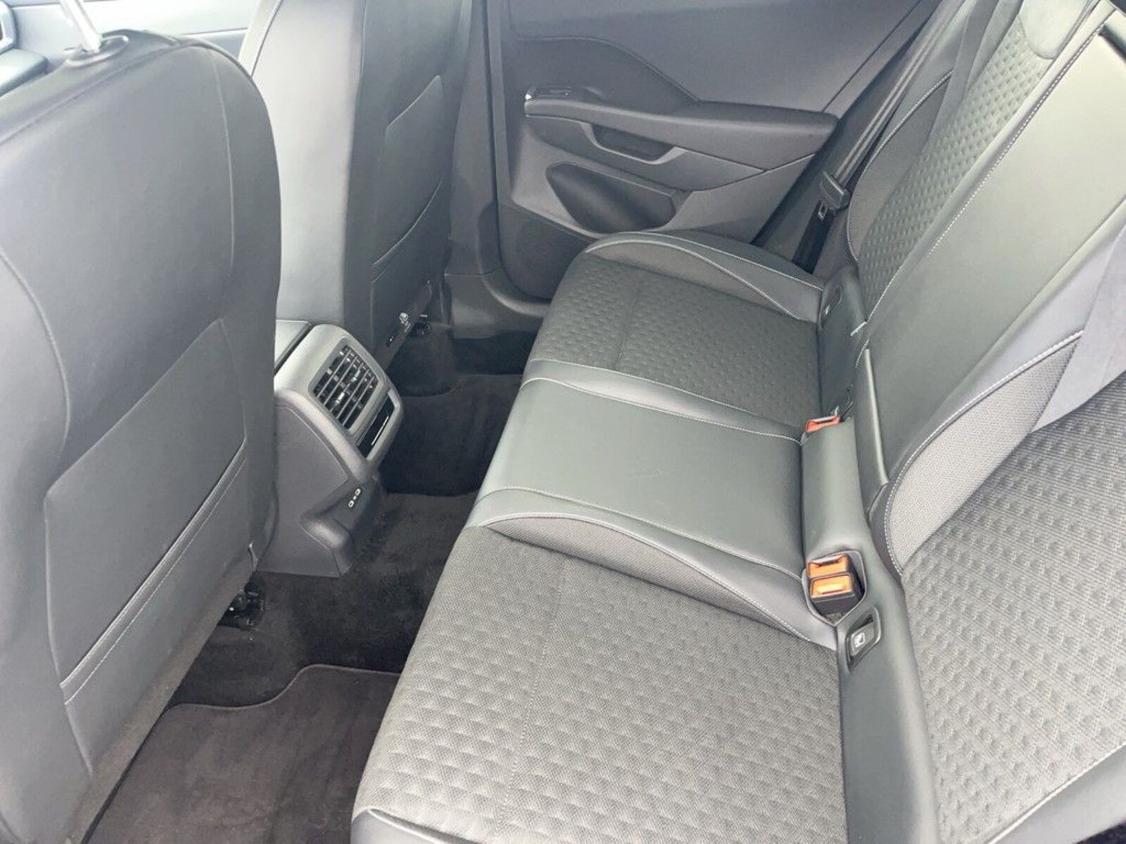 Volkswagen T-Roc – Bild 13