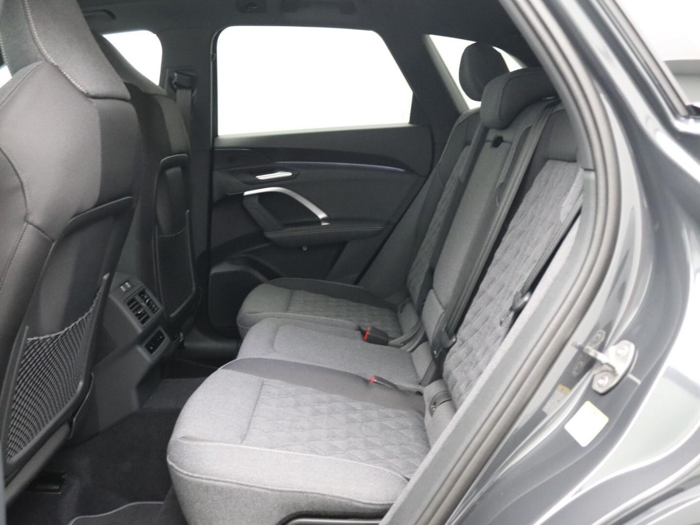 Bild über Audi Q5 SUV TDI quattro 150 kW S tronic - für weitere Informationen kontaktieren Sie den Audi Partner