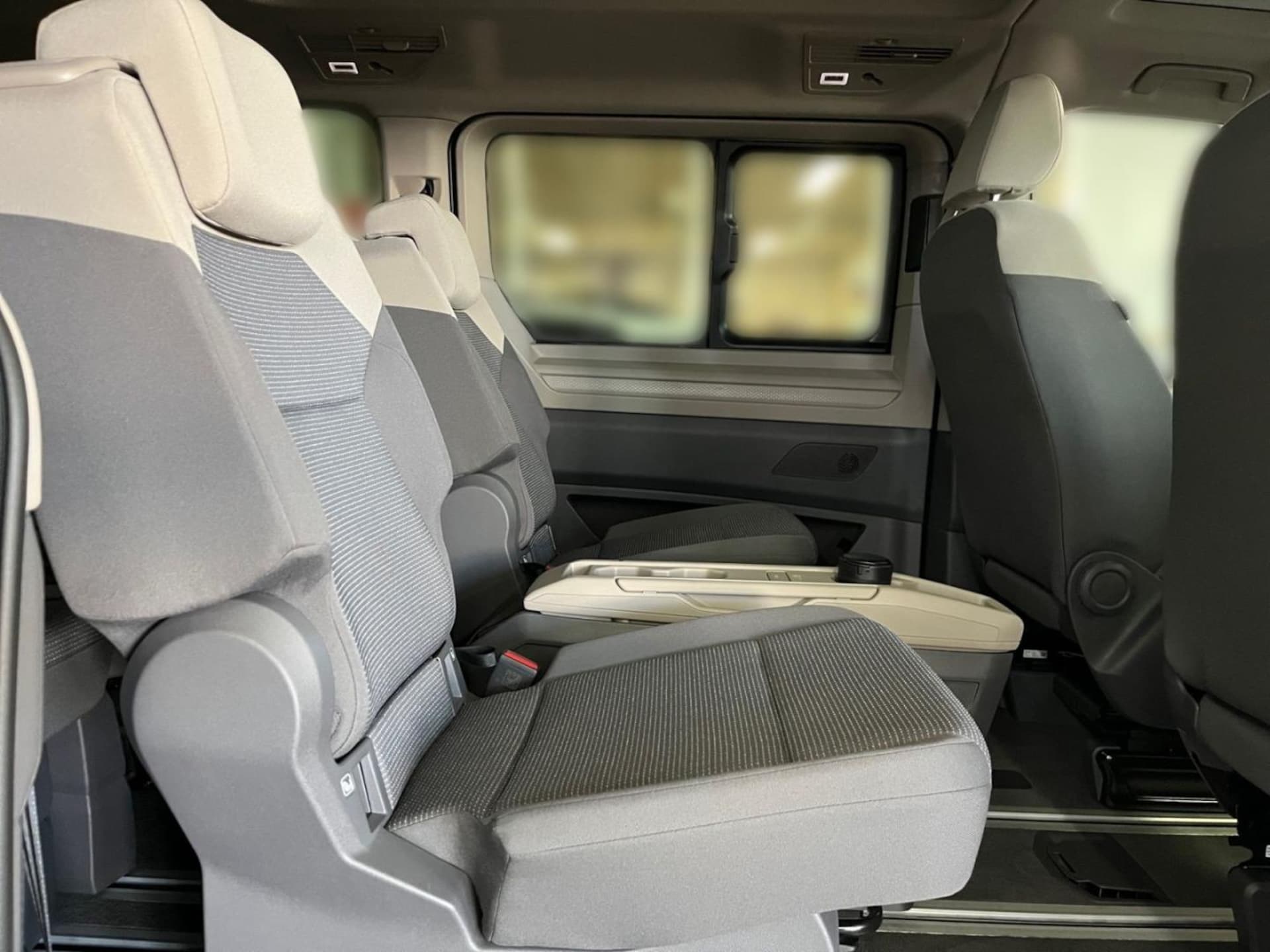 Volkswagen Multivan Langversion Basis-Modell