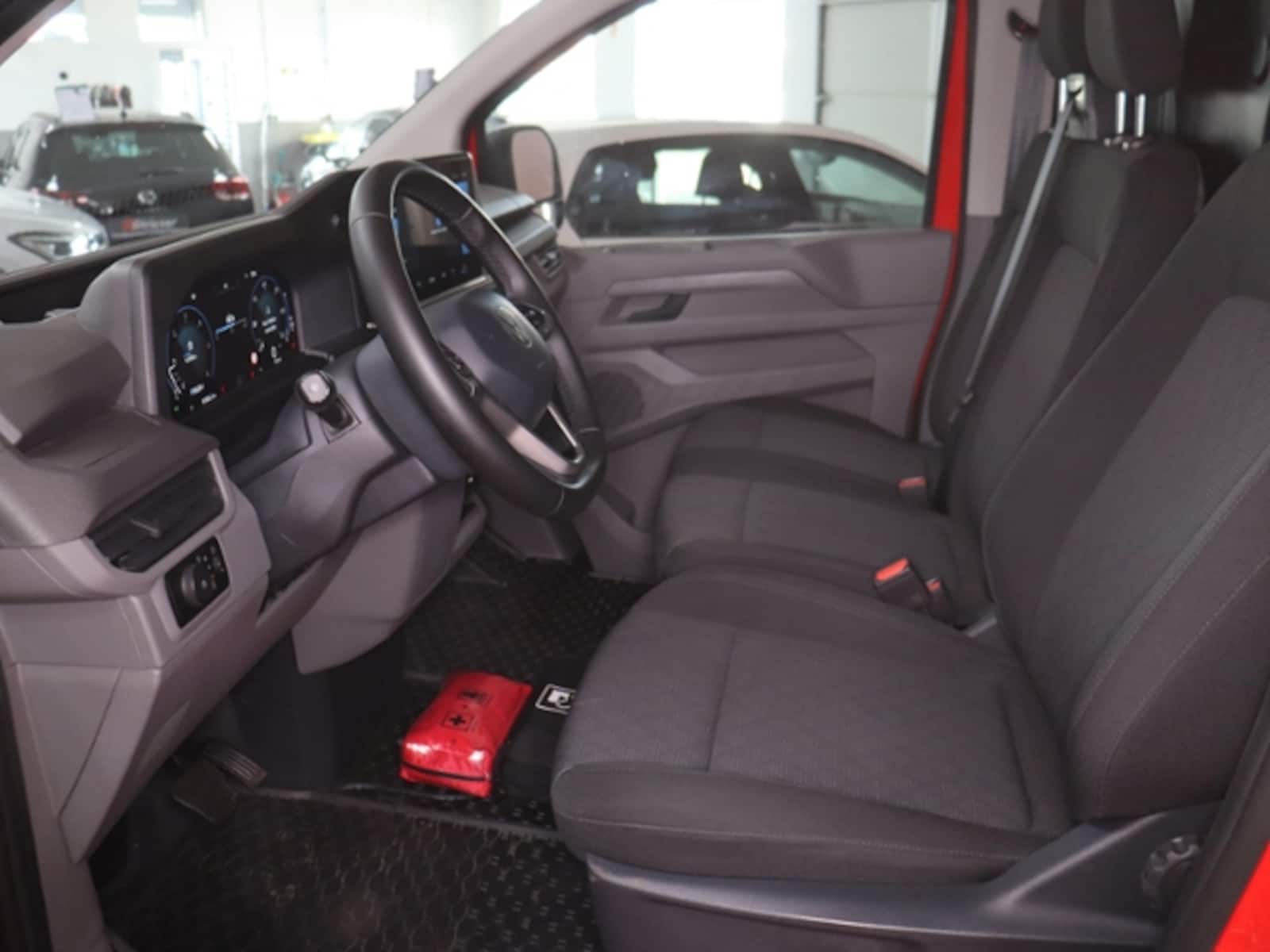 Volkswagen Transporter Kasten kurzer Radstand – Bild 3