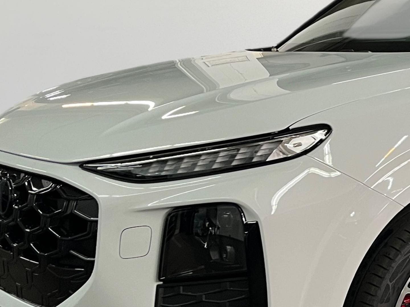 Bild über Audi Q3 SUV TFSI quattro 195 kW S tronic - für weitere Informationen kontaktieren Sie den Audi Partner