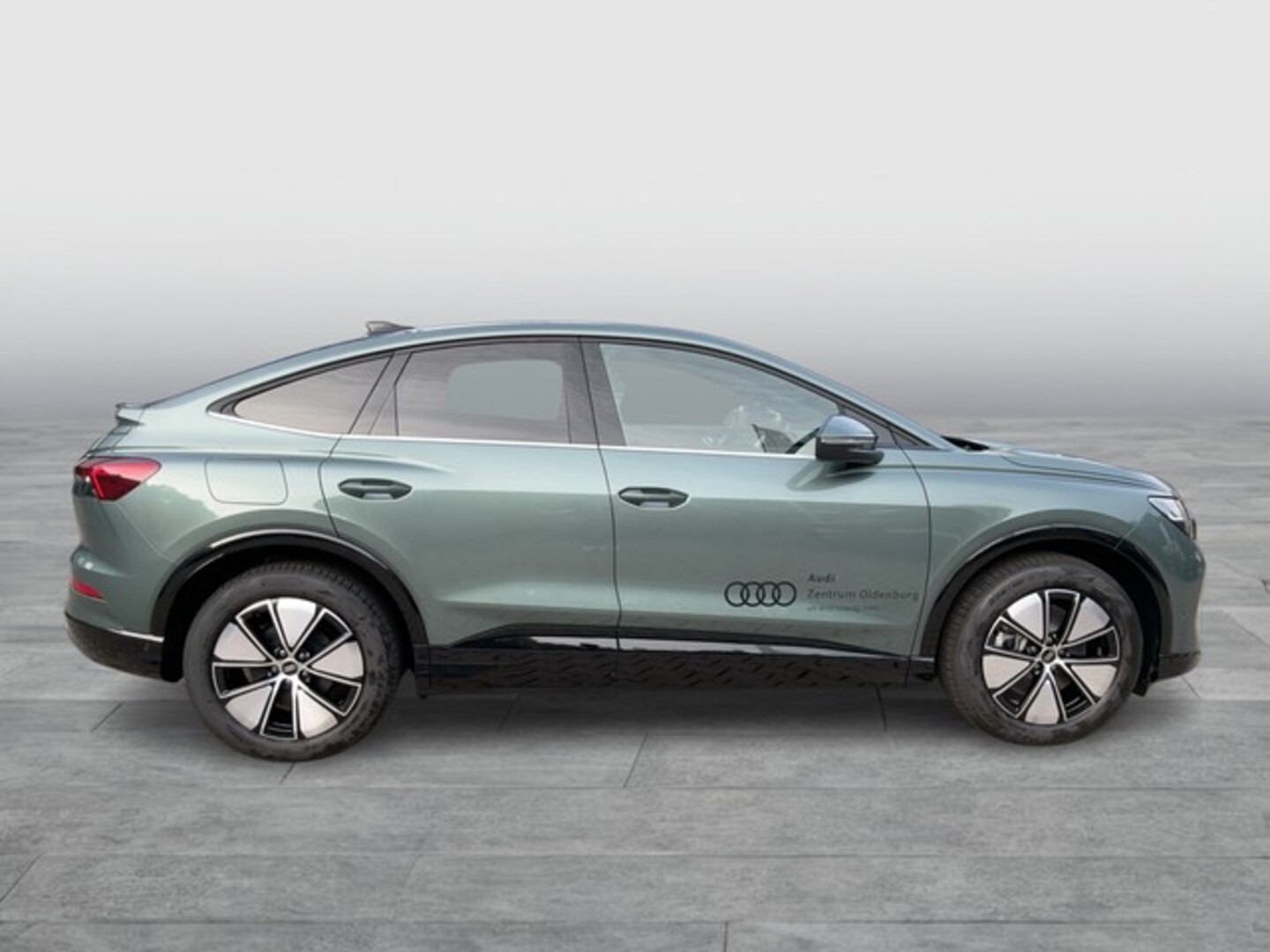 Bild über Audi Q4 Sportback e-tron e-tron quattro 220 kW - für weitere Informationen kontaktieren Sie den Audi Partner