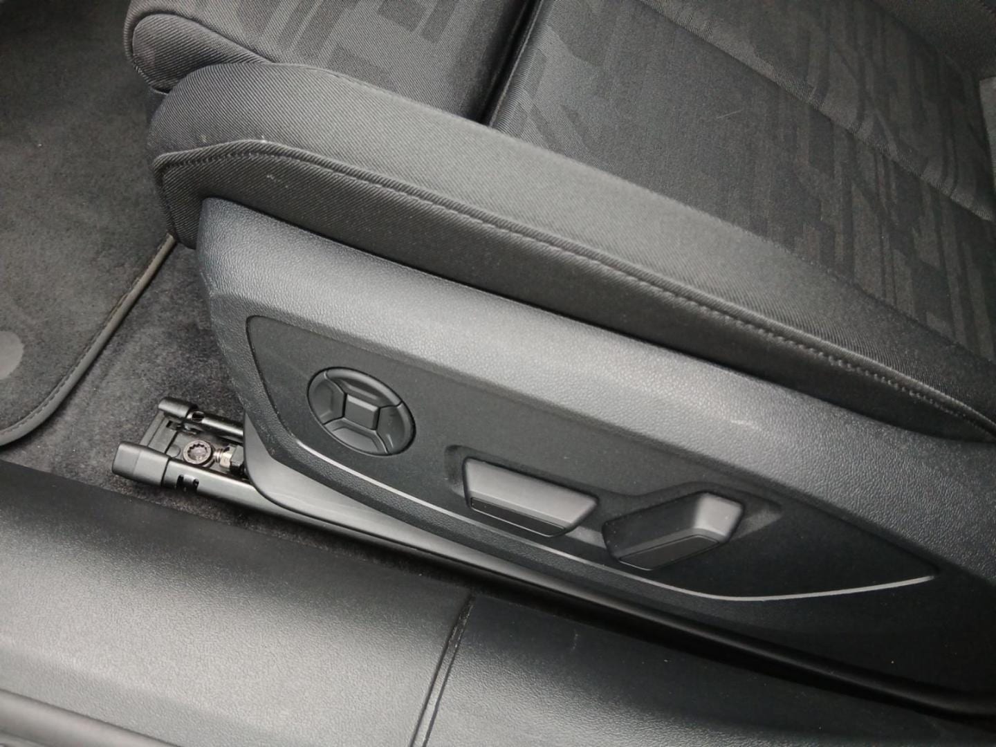Bild über Audi A5 Avant TFSI 110 kW S tronic - für weitere Informationen kontaktieren Sie den Audi Partner