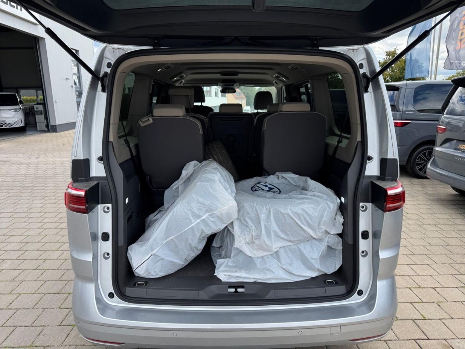 Volkswagen Multivan Langversion – Bild 11