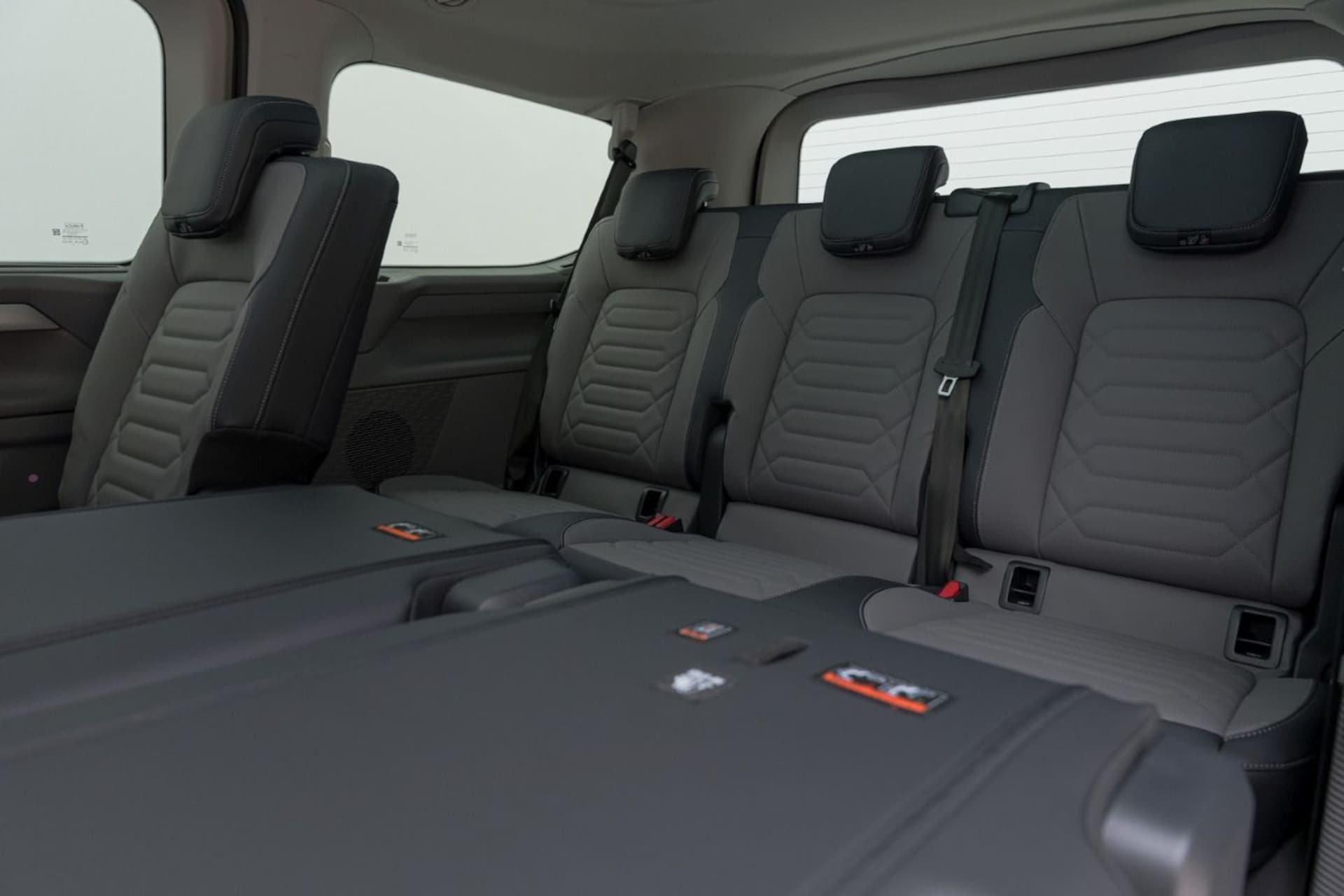 Volkswagen e-Caravelle Style