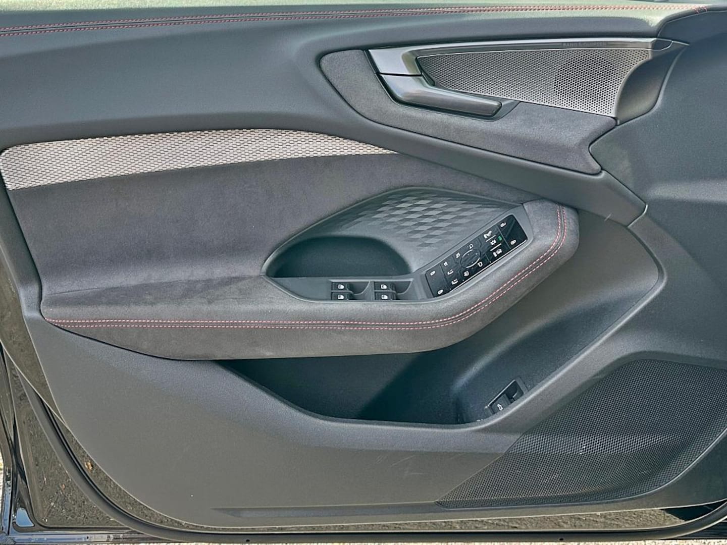 Bild über Audi A5 Avant TDI quattro 150 kW S tronic - für weitere Informationen kontaktieren Sie den Audi Partner