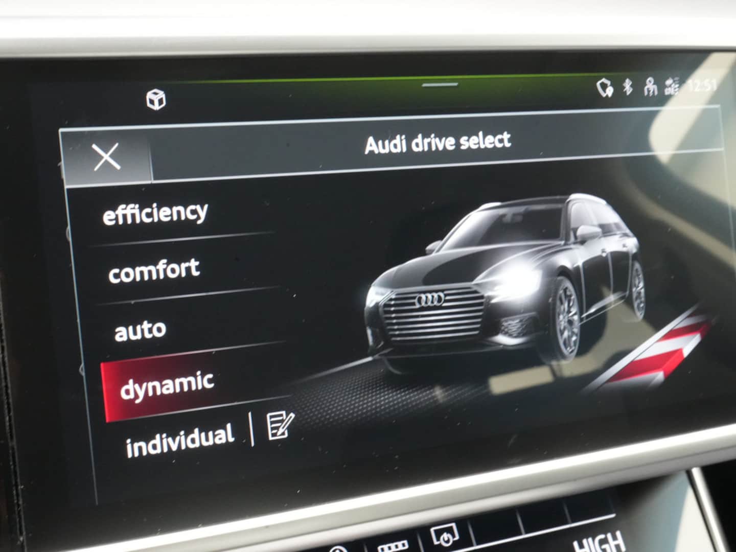 Bild über Audi S6 Avant TDI quattro tiptronic - für weitere Informationen kontaktieren Sie den Audi Partner