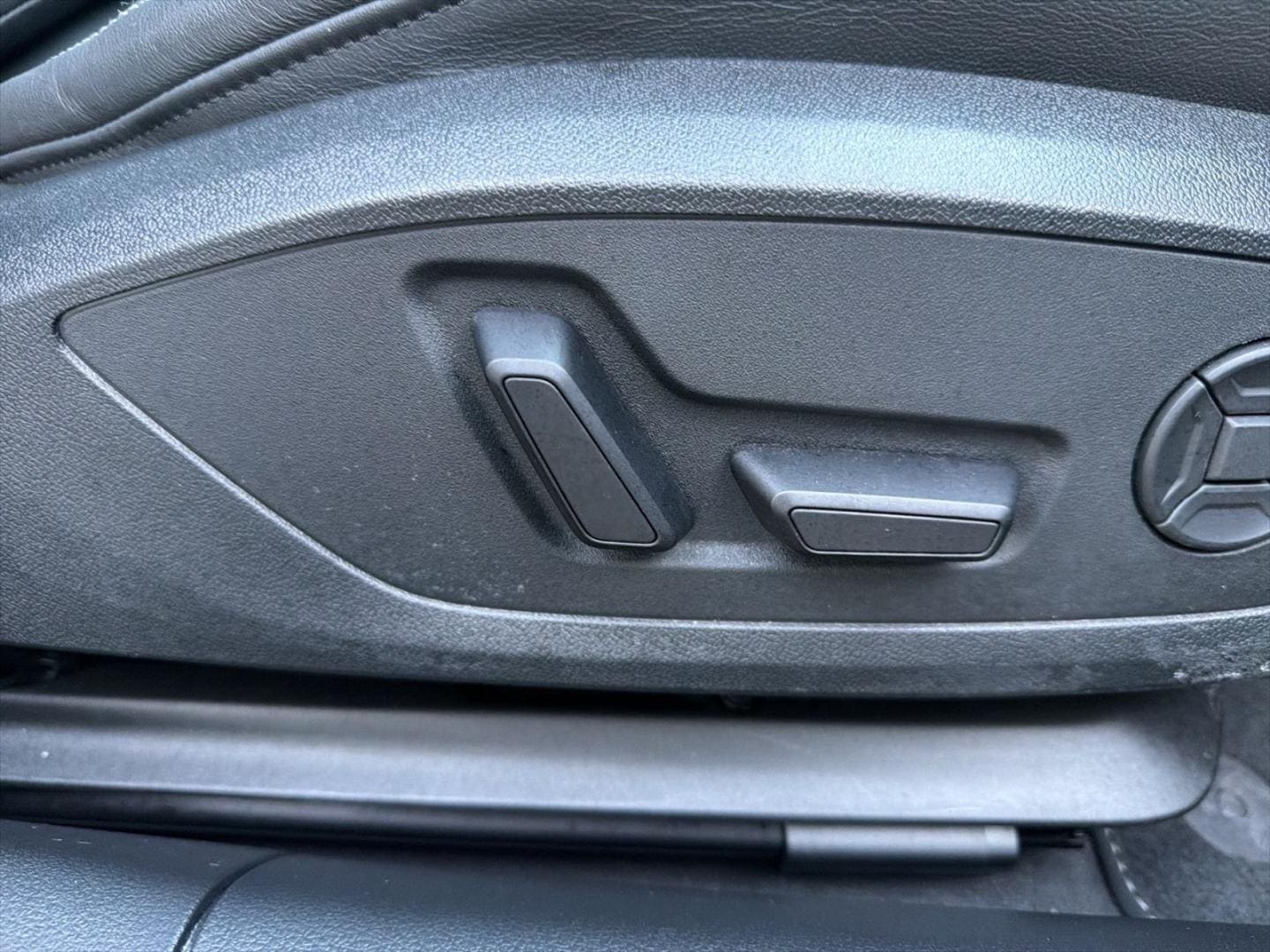 Bild über Audi A6 Avant advanced 45 TFSI quattro S tronic - für weitere Informationen kontaktieren Sie den Audi Partner