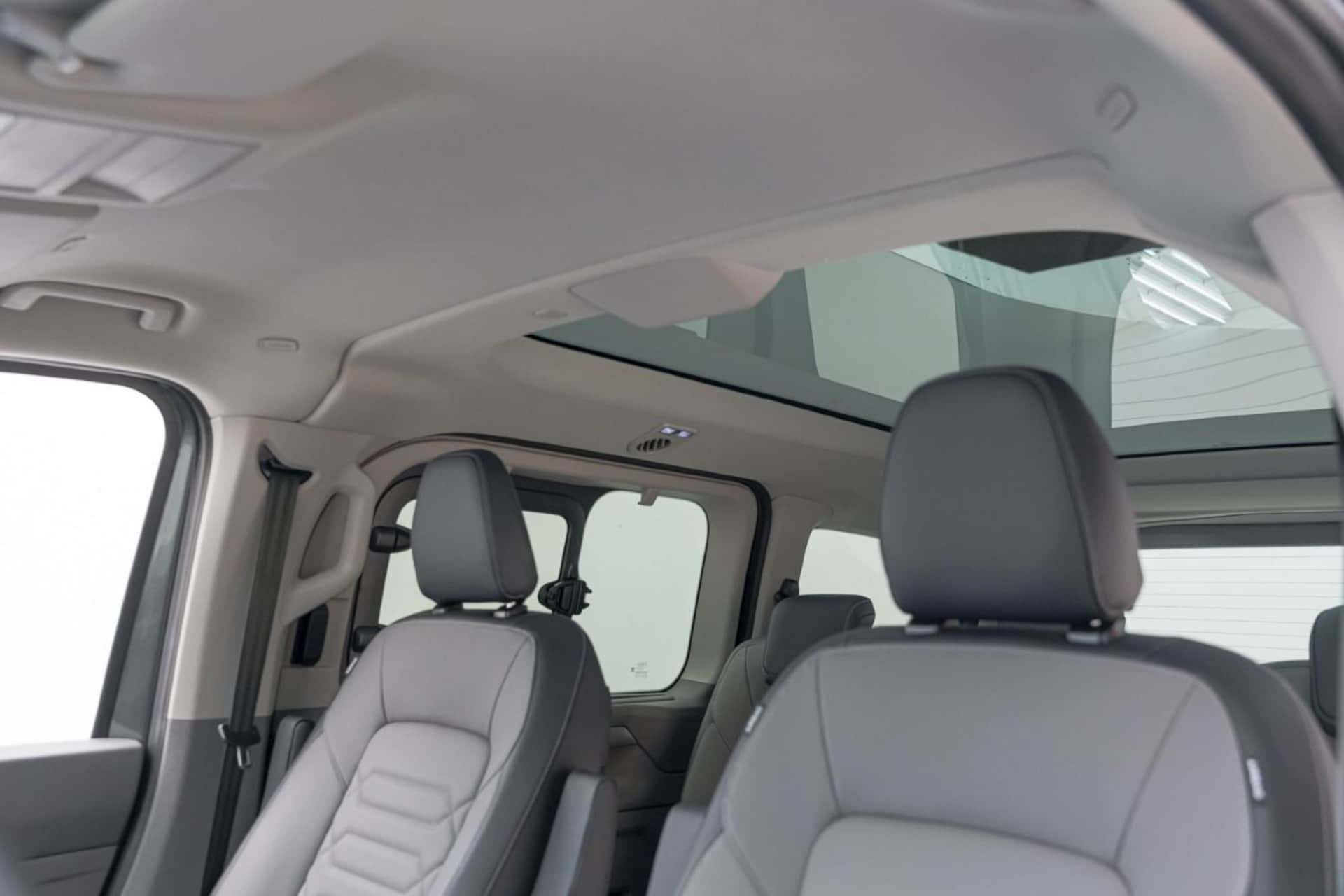 Volkswagen e-Caravelle Style