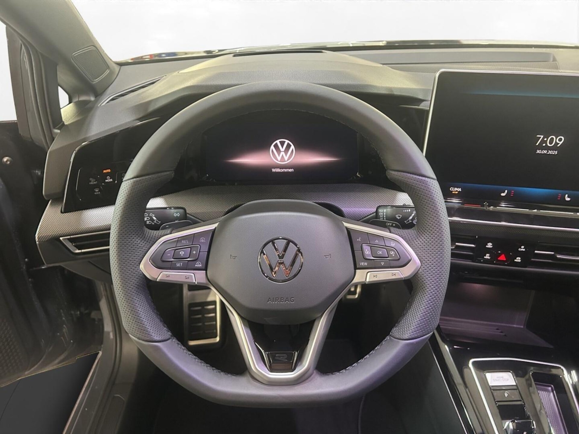 Volkswagen Golf R-Line