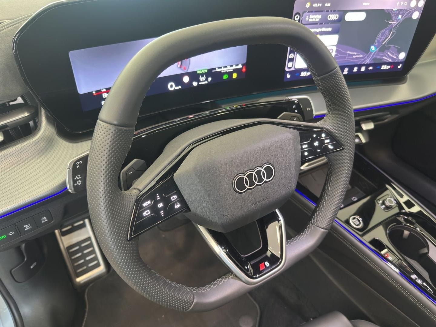 Bild über Audi Q3 SUV TFSI 110 kW S tronic - für weitere Informationen kontaktieren Sie den Audi Partner