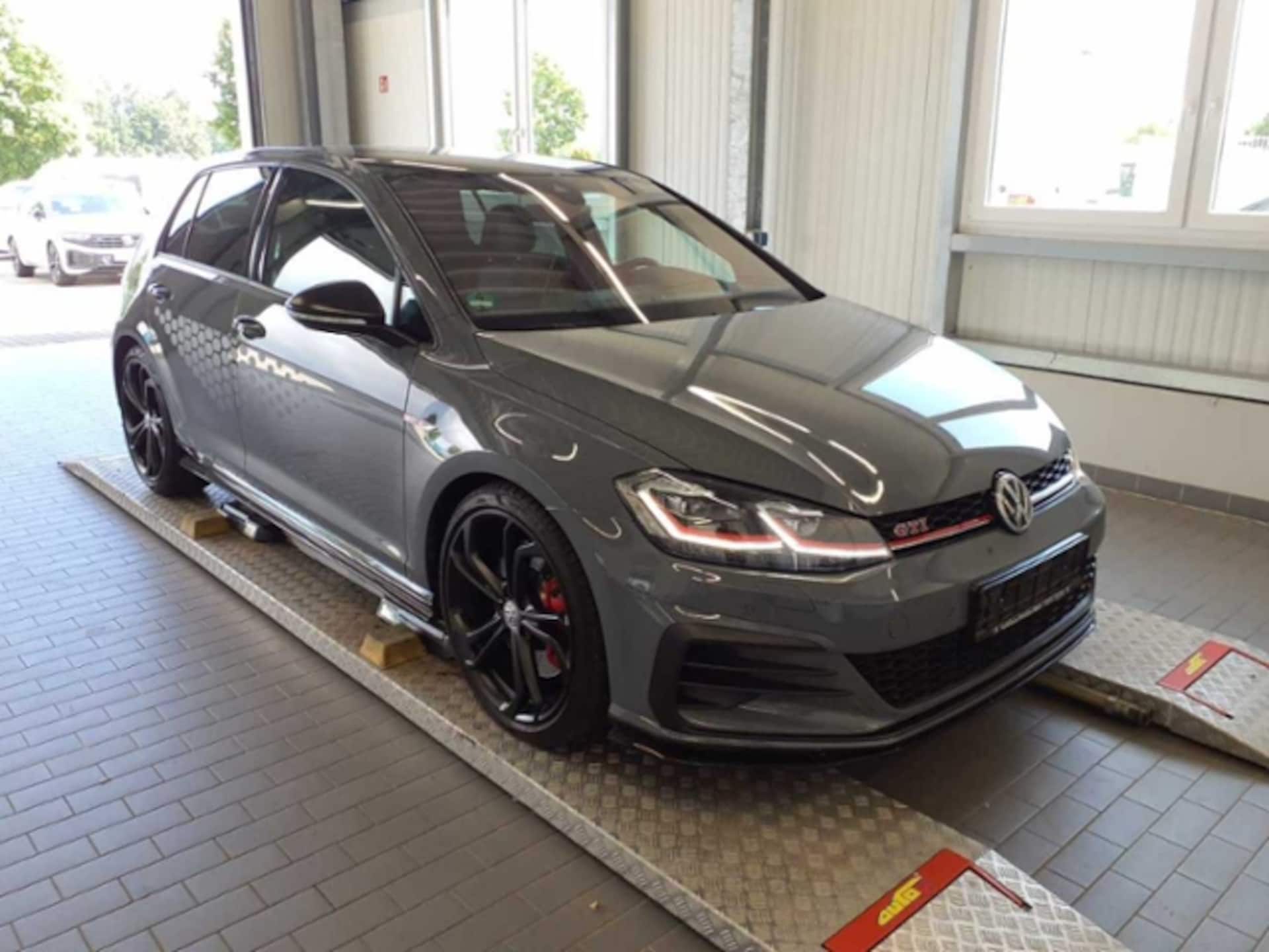 Volkswagen Golf GTI