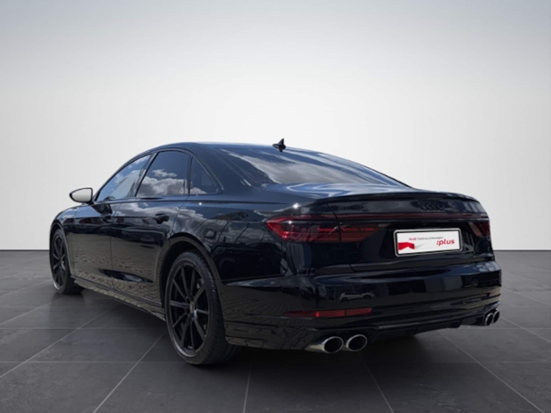 Audi S8