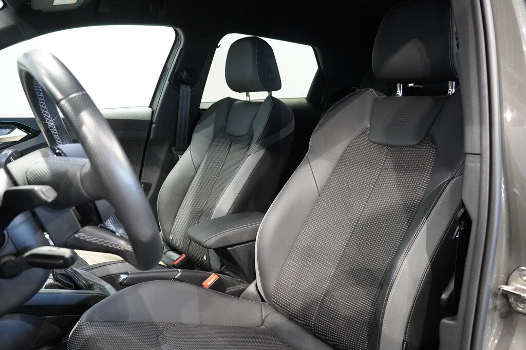 Bild som visar&nbsp;Audi A1 Sportback&nbsp;A1 Sportback 35 TFSI S line 150 hk S tronic - för mer information kontakta din Audi Partner