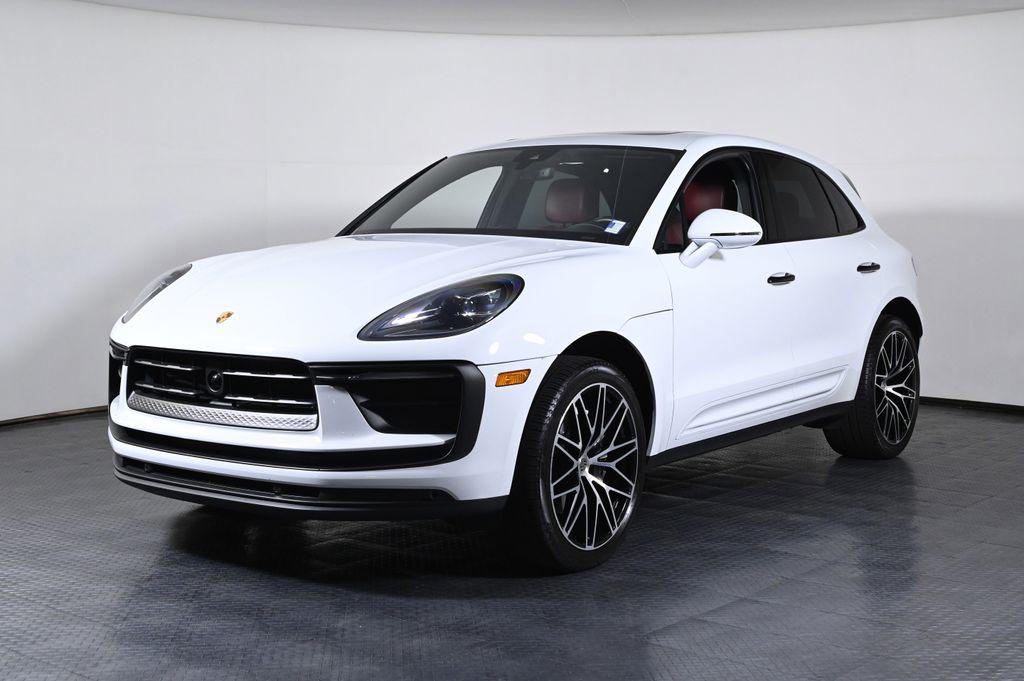 2023 Porsche Macan -'s photo