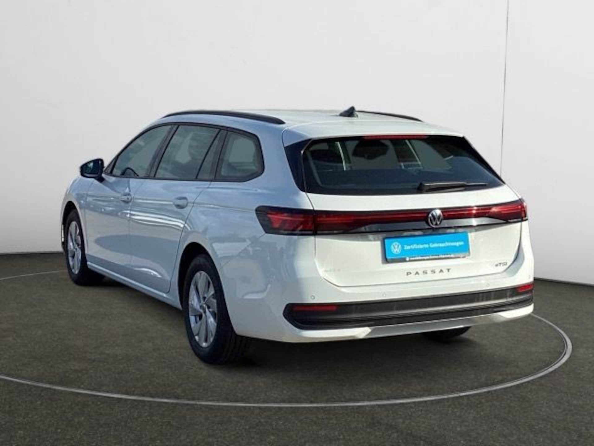 Volkswagen Passat Basis-Modell