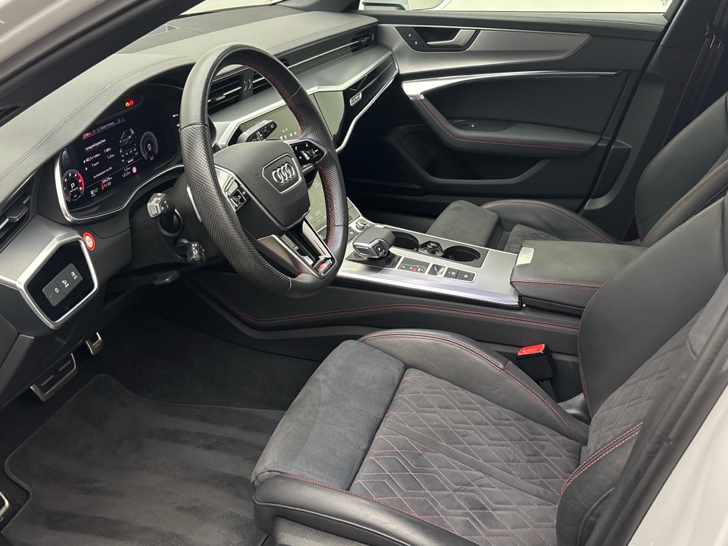 Bild über Audi S6 Avant TDI quattro tiptronic - für weitere Informationen kontaktieren Sie den Audi Partner