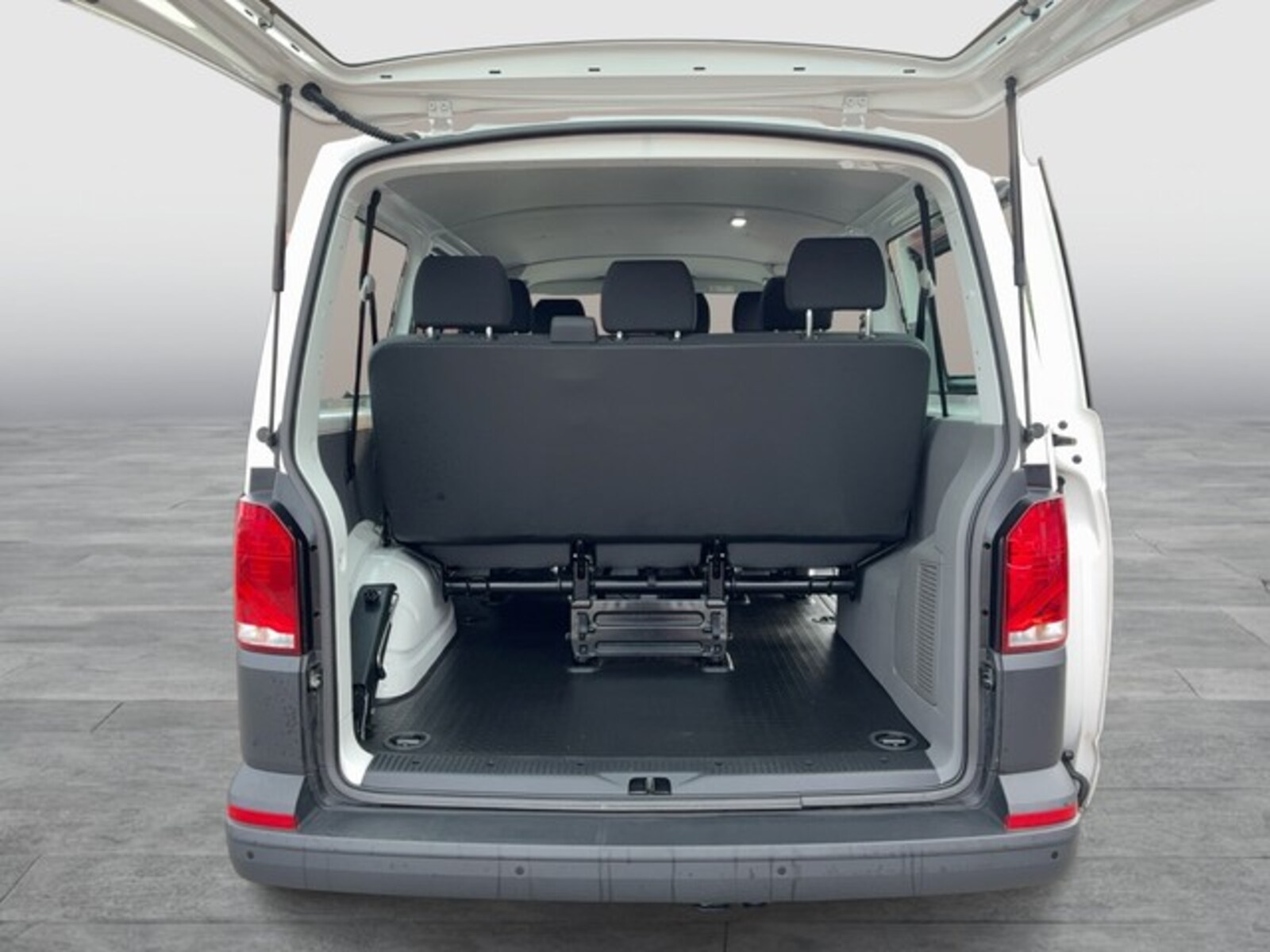 Volkswagen T6.1 Transporter Kombi kurzer Radstand – Bild 11