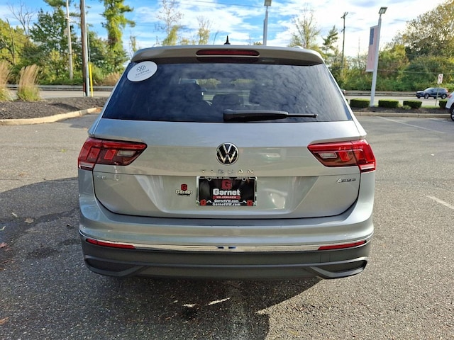2022 Volkswagen Tiguan SE - Photo 5