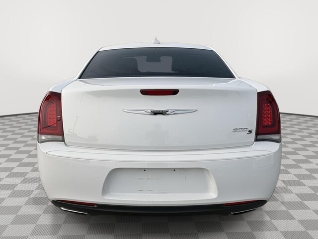 2019 Chrysler 300