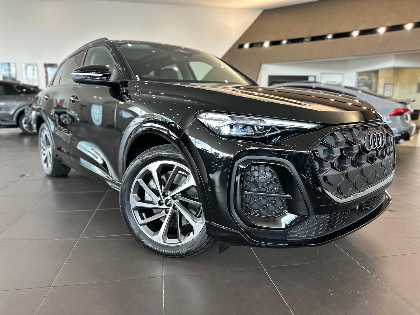 Image about Audi Q5 SUV TDI quattro 150 kW sport