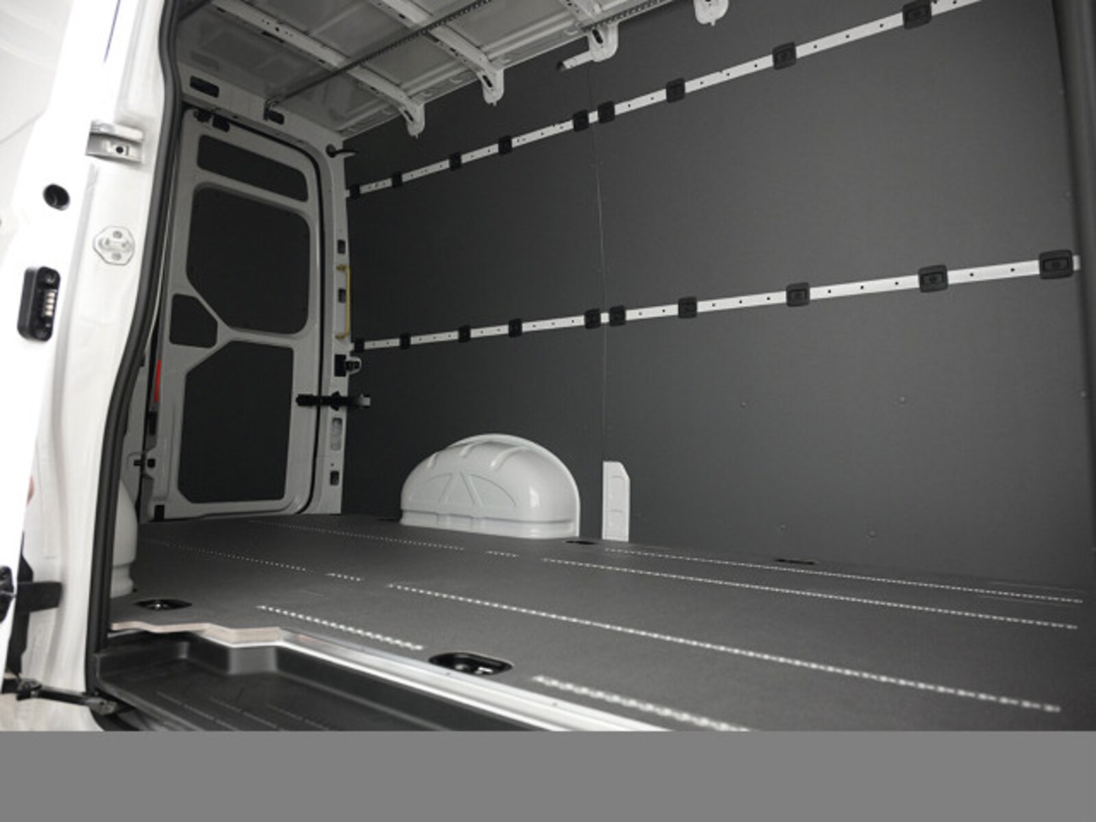 Volkswagen Crafter Kasten mittlerer Radstand – Bild 11