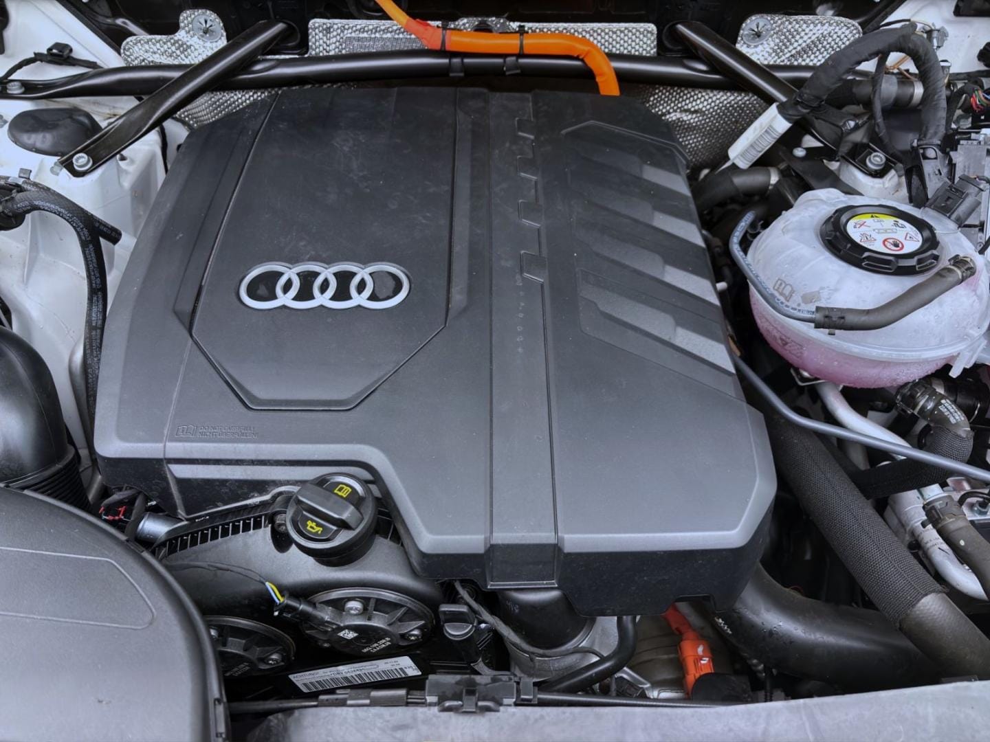Bild über Audi Q5 TFSI e S line 55 TFSI e quattro S tronic - für weitere Informationen kontaktieren Sie den Audi Partner