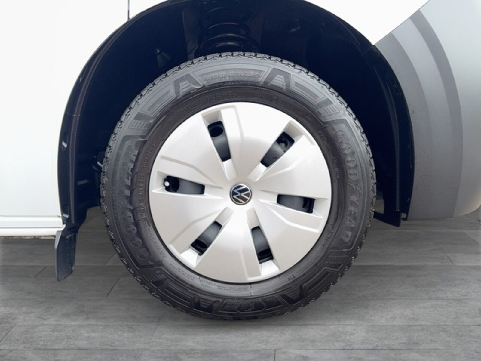 Volkswagen Transporter Kasten kurzer Radstand – Bild 6