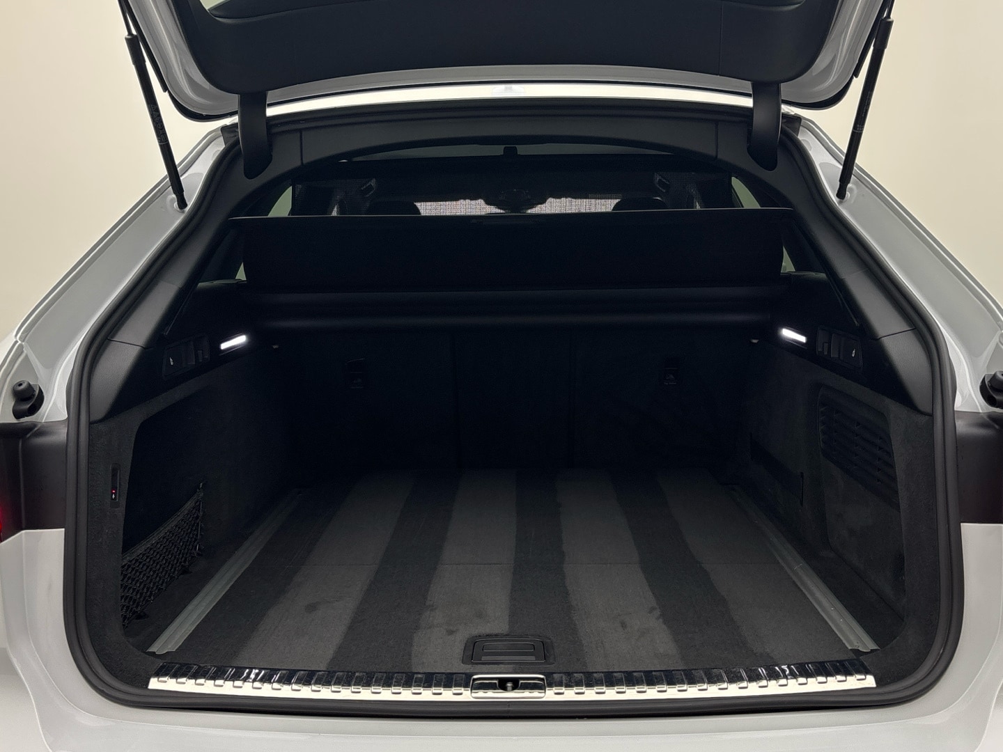Bild über Audi S6 Avant TDI quattro tiptronic - für weitere Informationen kontaktieren Sie den Audi Partner