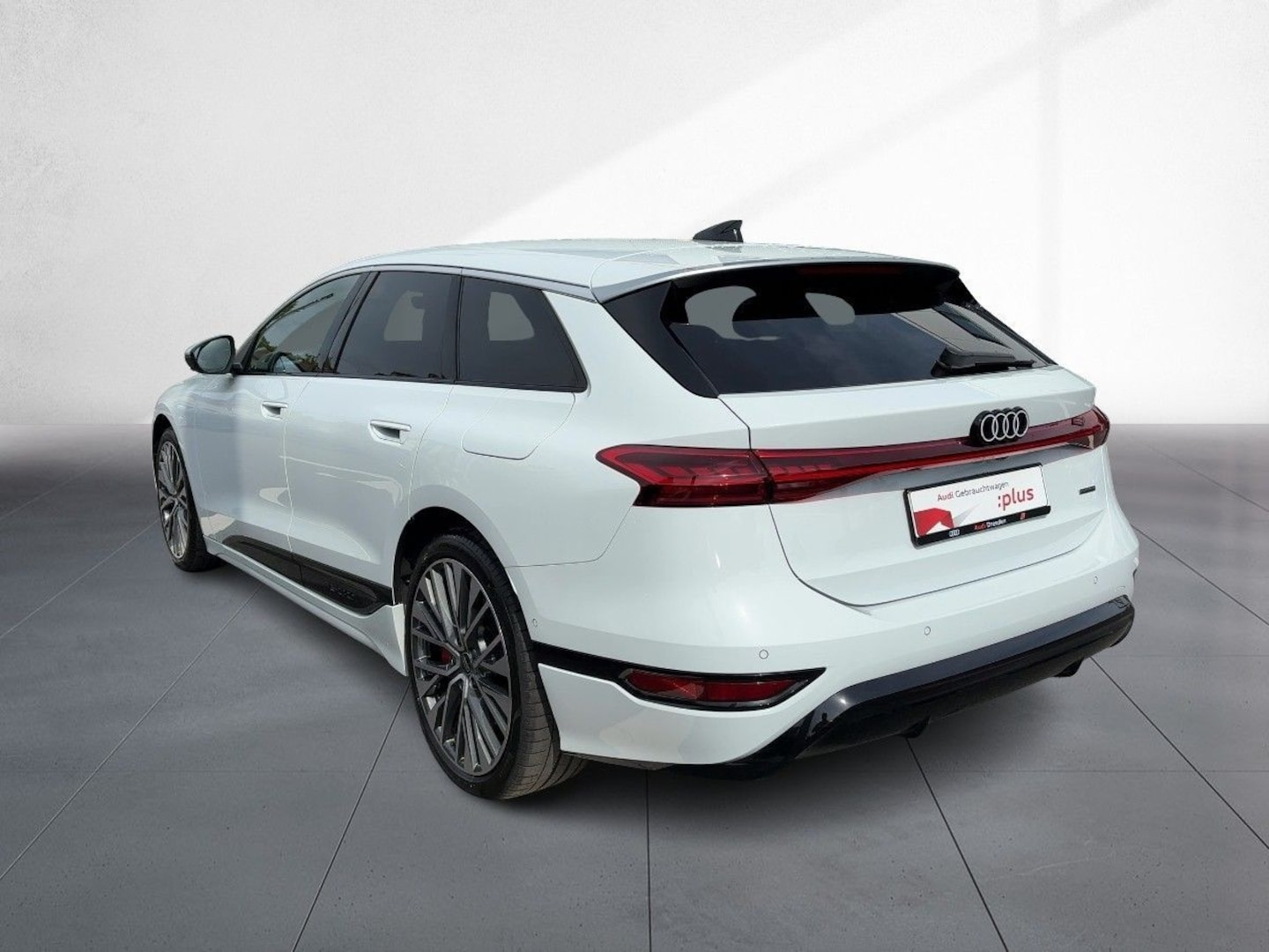 Bild über Audi A6 Avant e-tron e-tron quattro - für weitere Informationen kontaktieren Sie den Audi Partner