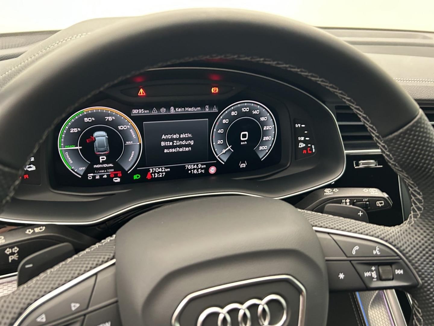 Bild über Audi Q8 SUV TFSI e 55 TFSI e quattro tiptronic - für weitere Informationen kontaktieren Sie den Audi Partner
