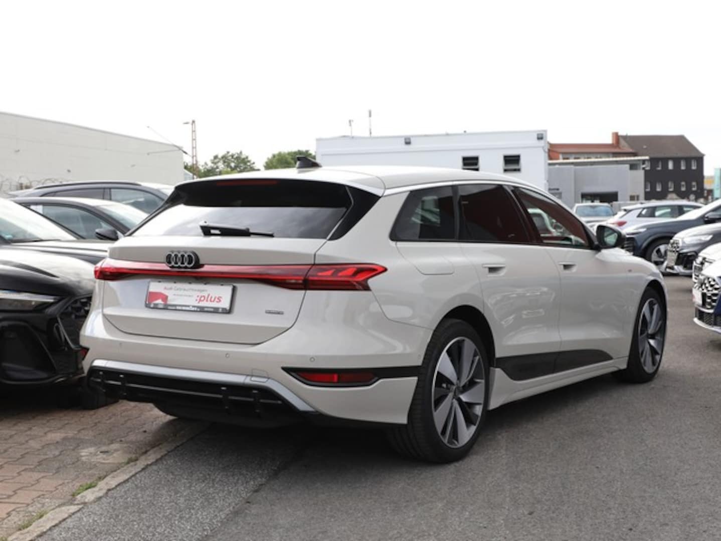 Bild über Audi A6 Avant e-tron e-tron quattro - für weitere Informationen kontaktieren Sie den Audi Partner