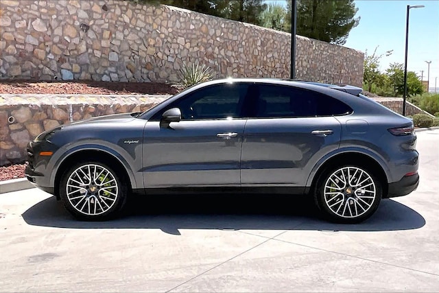 2020 Porsche Cayenne E-Hybrid Coupe