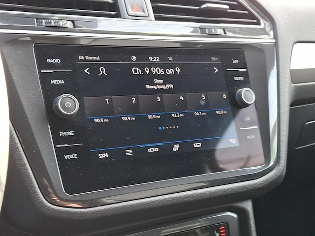 2022 Volkswagen Tiguan SE - Photo 16
