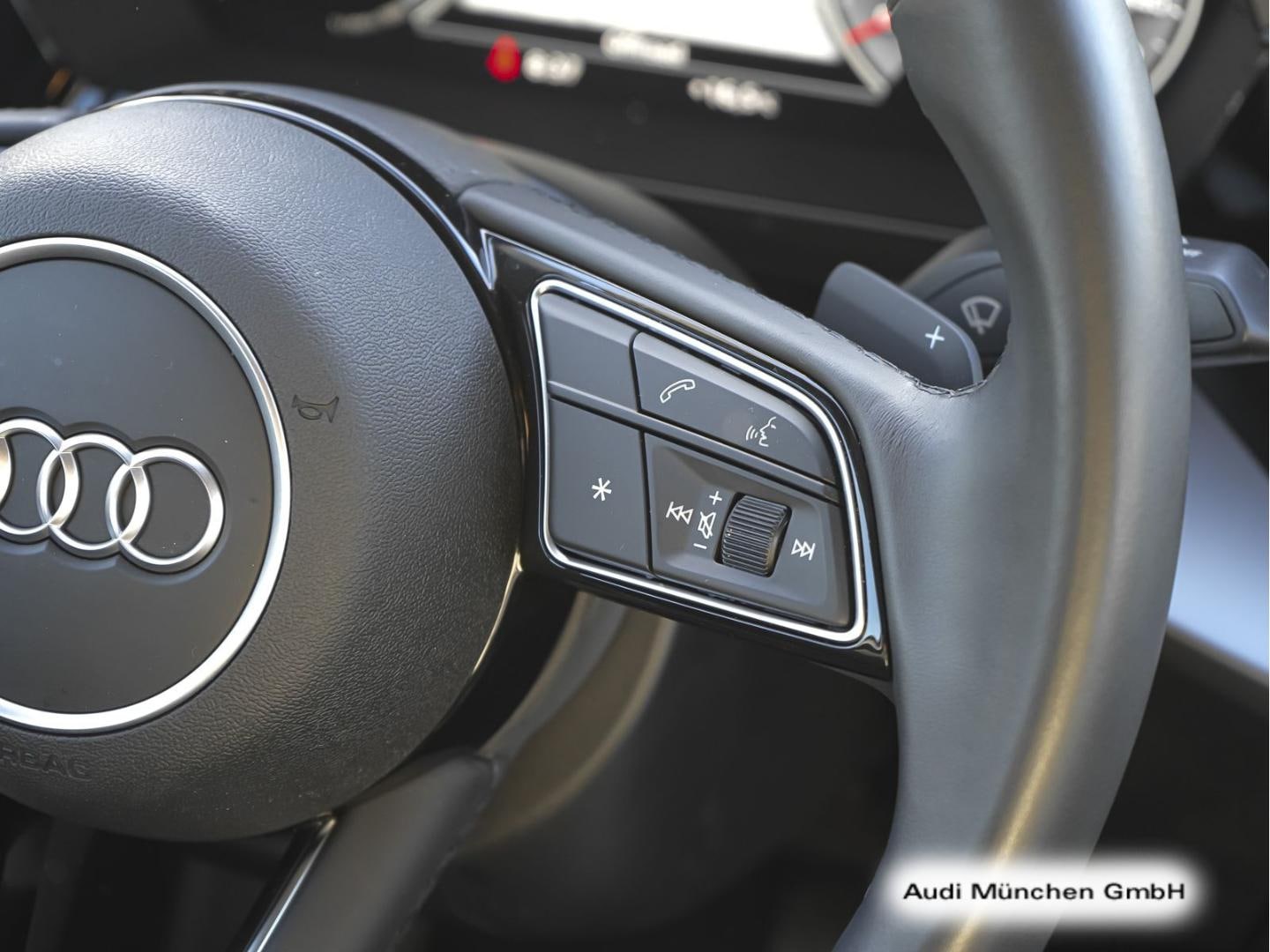 Bild über Audi A3 Sportback 35 TFSI S tronic - für weitere Informationen kontaktieren Sie den Audi Partner