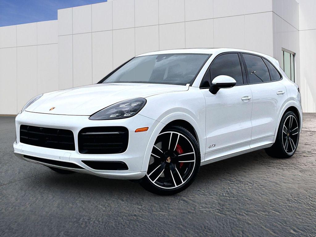 2021 Porsche Cayenne GTS's photo