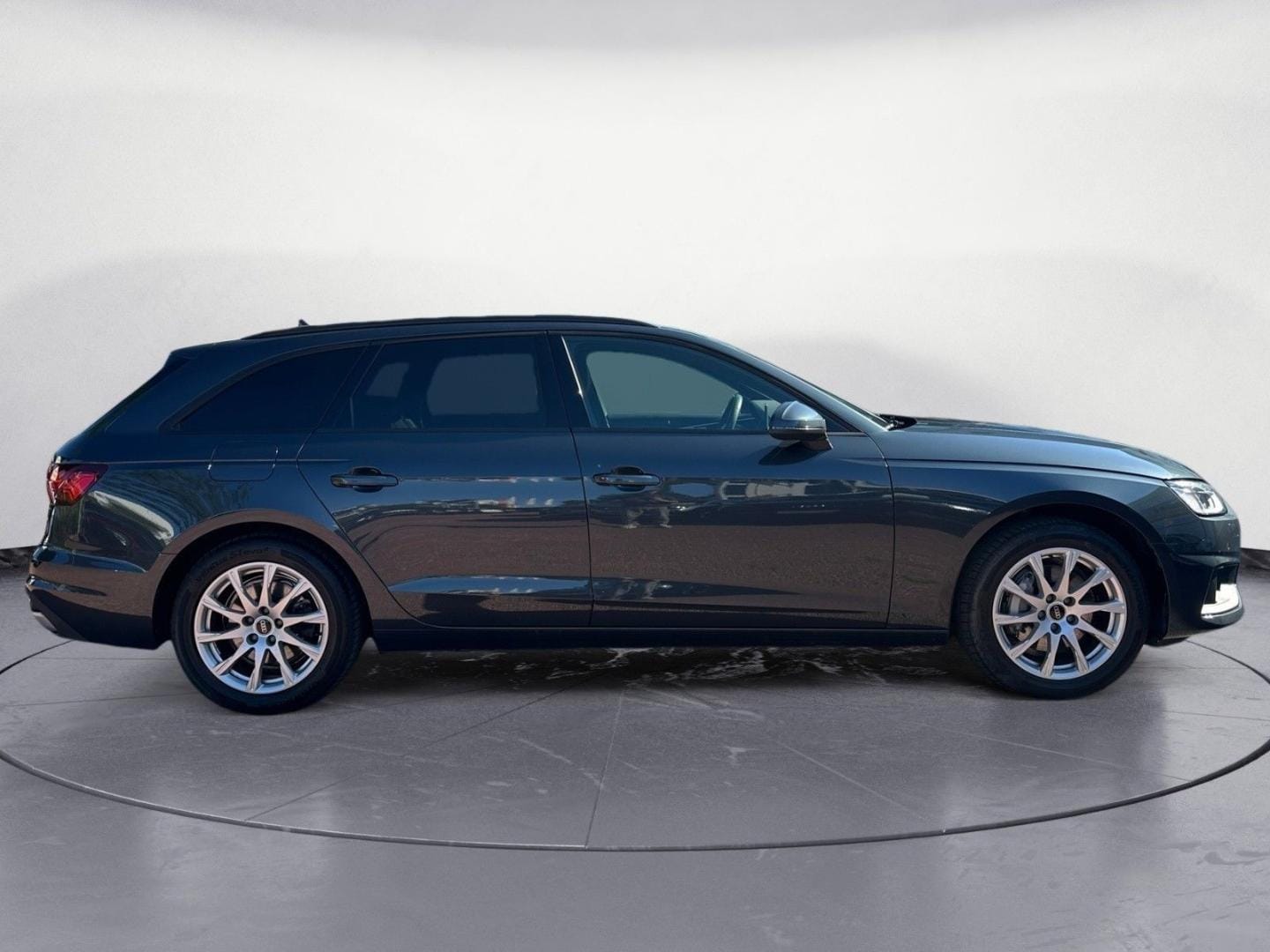 Bild über Audi A4 Avant 40 TDI quattro S tronic - für weitere Informationen kontaktieren Sie den Audi Partner