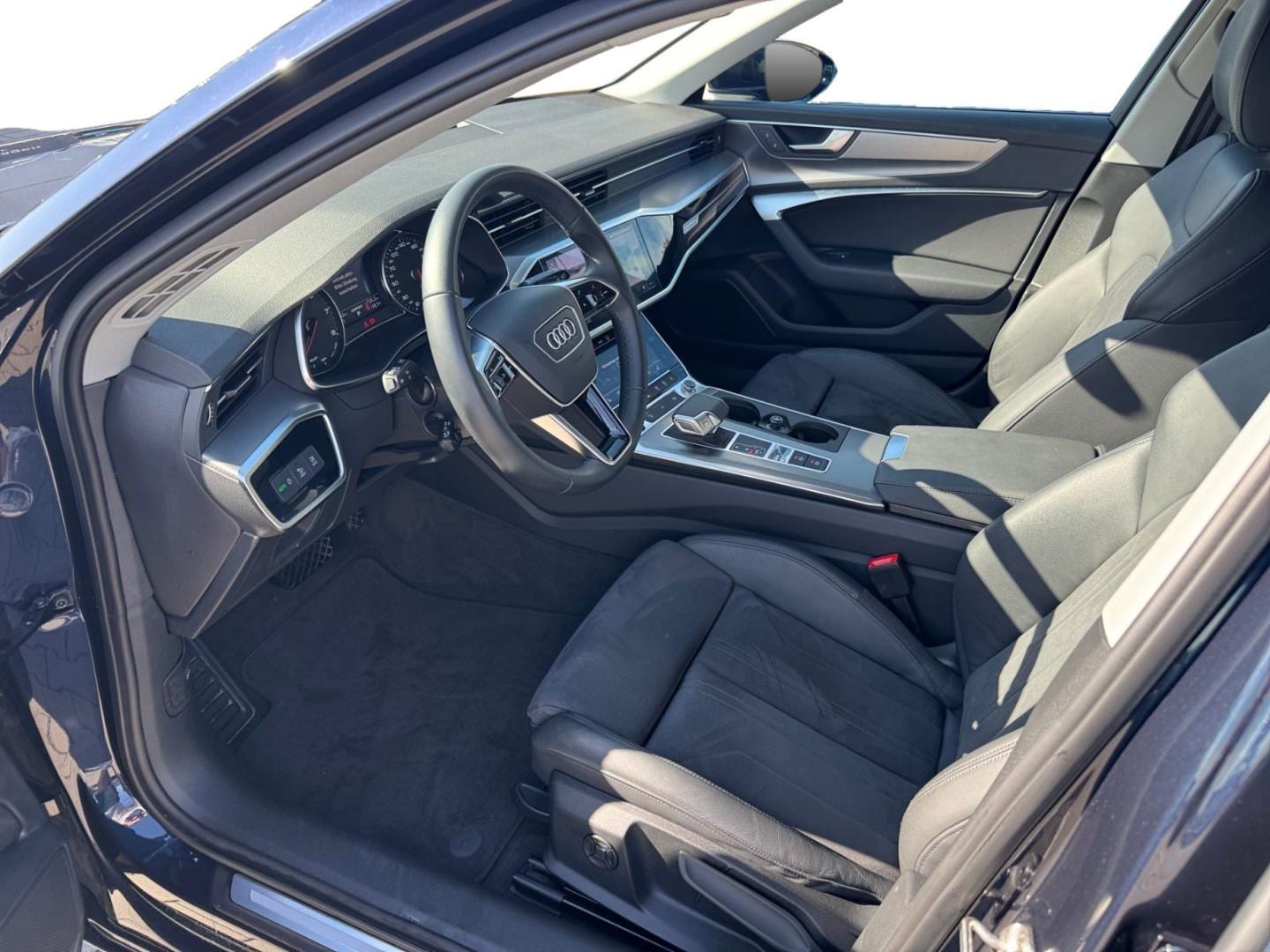 Bild über Audi A6 Avant sport 45 TFSI quattro S tronic - für weitere Informationen kontaktieren Sie den Audi Partner