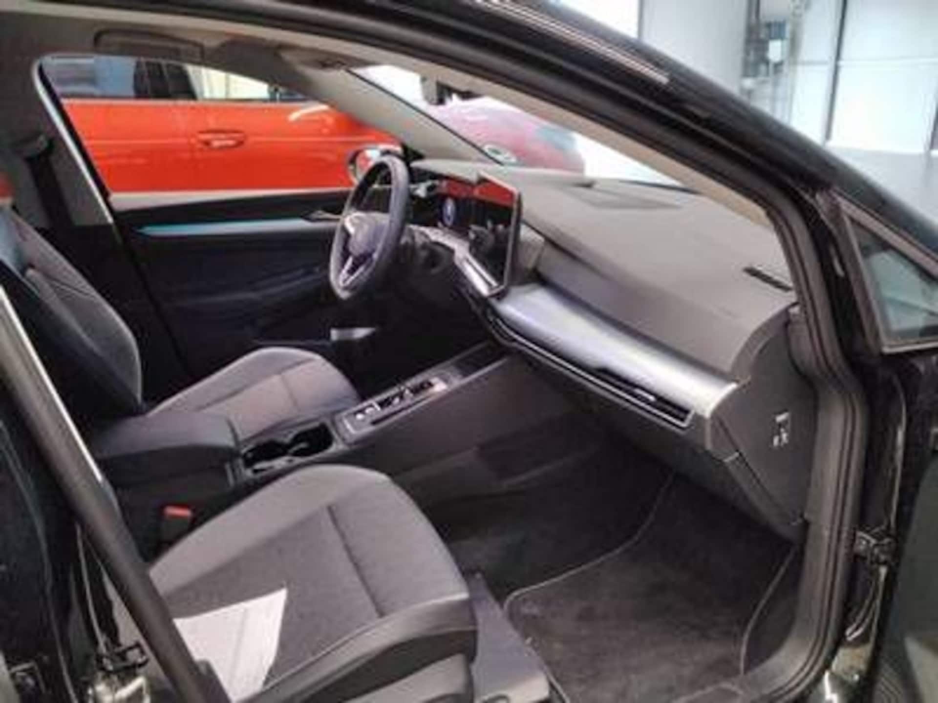 Volkswagen Golf Life