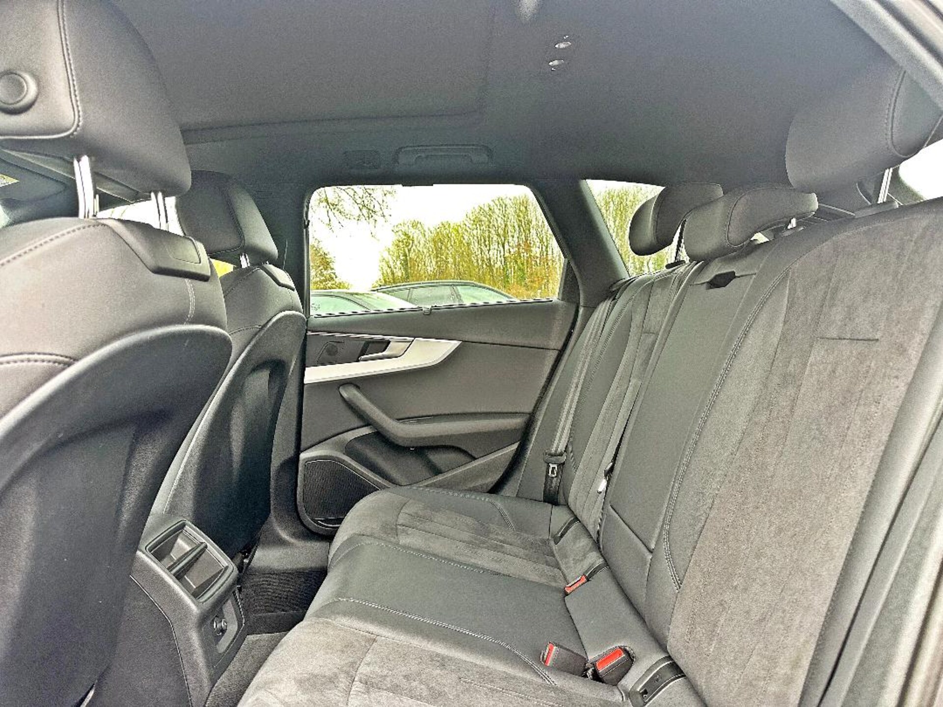 Audi A4 Avant S line
